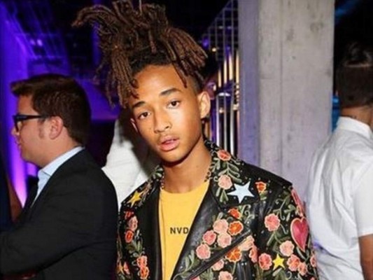 Jaden Smith sorprende a su público rapándose en pleno concierto