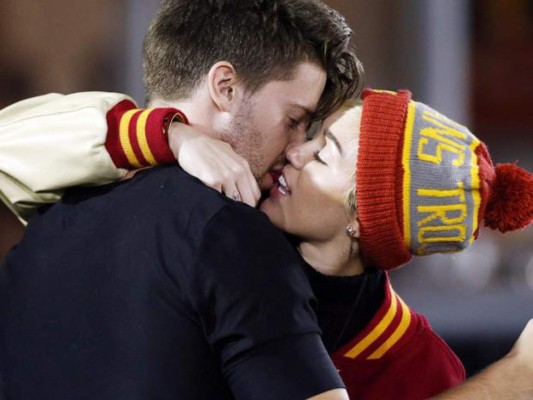 ¿Será 2017 el año de la boda de Miley Cyrus y Liam Hemsworth?