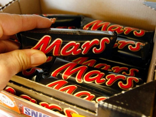 Mars retira chocolate en 55 países luego de hallar plástico