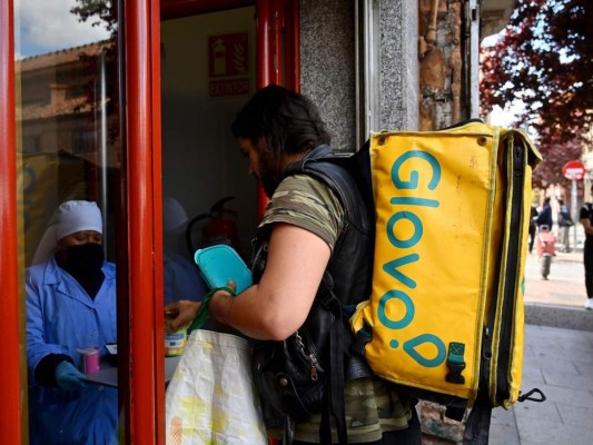 España comienza a ver la luz con baja de muertes, pero se extiende el confinamiento