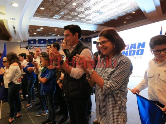 FOTOS: Juan Orlando Hernández celebró su victoria como presidente Honduras