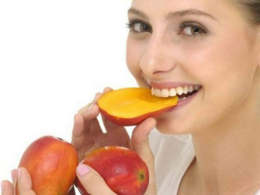 ¿Por qué no es recomendable comer frutas por la noche?