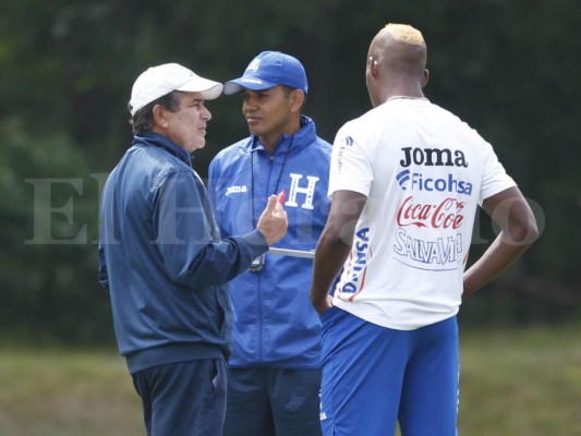 Asistente técnico de JL Pinto renuncia a la Selección de Honduras y volvió a Colombia