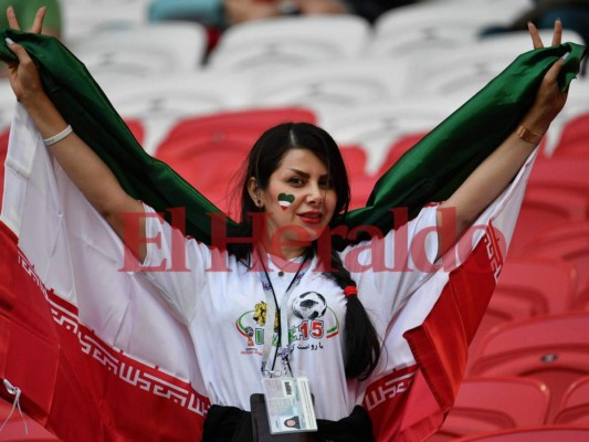 Los bellos rostros que roban suspiros en el Kazán Arena para el España vs Irán