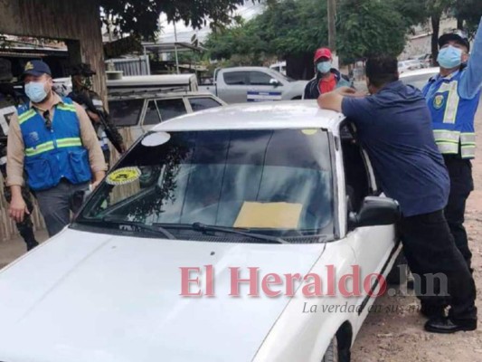 Sancionan a más taxistas de la capital por subir el costo del pasaje