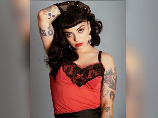 ¡Irreconocible! sale a la luz foto de Mon Laferte antes de ser famosa