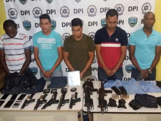 Detienen a tres policías por asociación ilícita en Tocoa, Colón