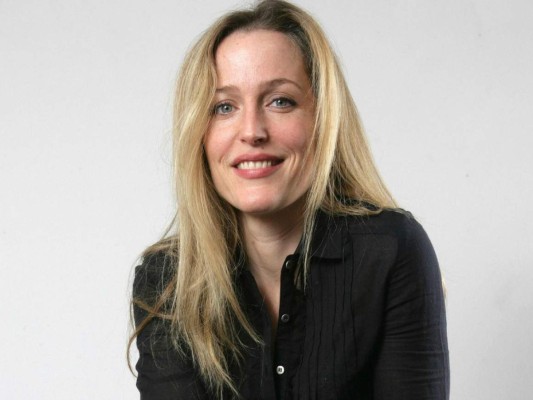 Gillian Anderson 'postulada' para ser la nueva James Bond