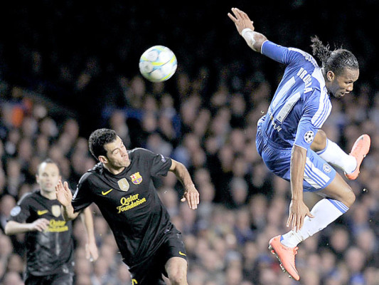 Chelsea deja herido al campeón Barcelona con zarpazo de Drogba