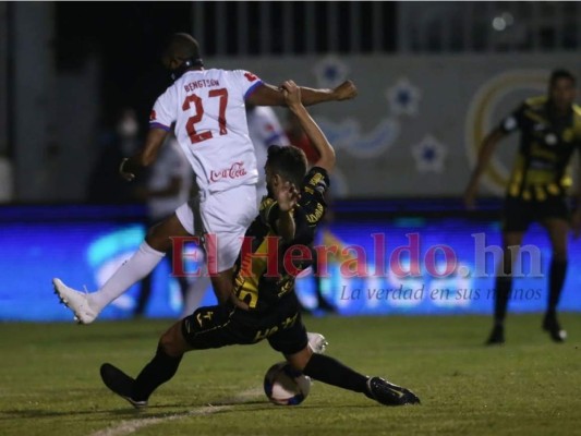 Frustración españolista y celebración de los leones: lo que no se vio de la final de grupos