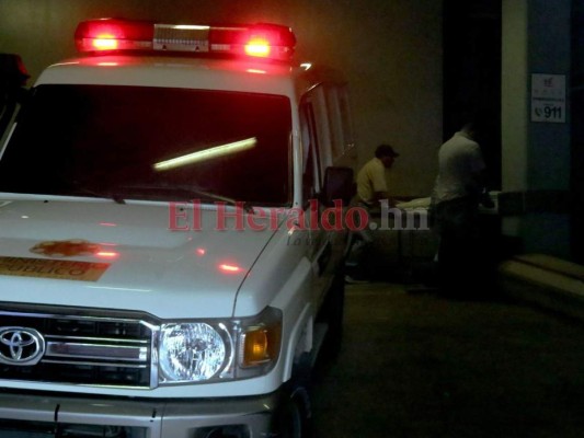 FOTOS: Entre dolor y llanto retiran cadáver de niño de 13 años; un compañero de clases lo mató de un disparo