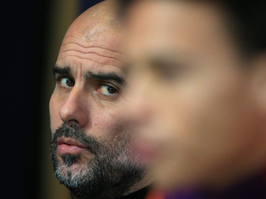 Guardiola muestra su apoyo a Raheem Sterling, víctima de insultos racistas