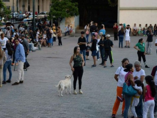 Fuerte sismo de magnitud 7,3 provoca pánico en Venezuela