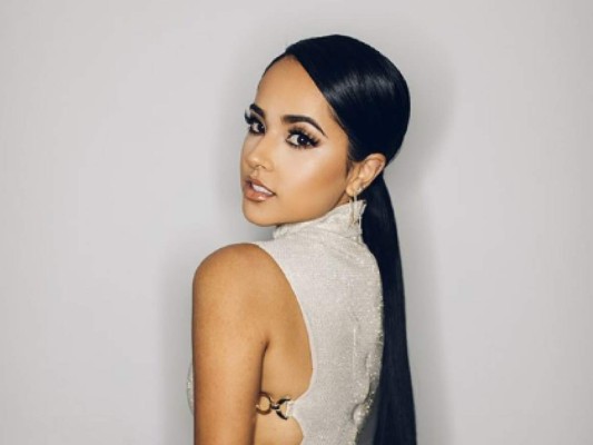Becky G derrite Instagram con sexy bikinazo