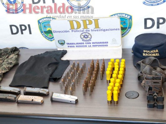 FOTO: Pandilla 18 tenía guarida en escuela de la Planeta; hallaron armas y uniformes militares