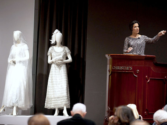 Subastan vestidos de Elizabeth Taylor en Nueva York