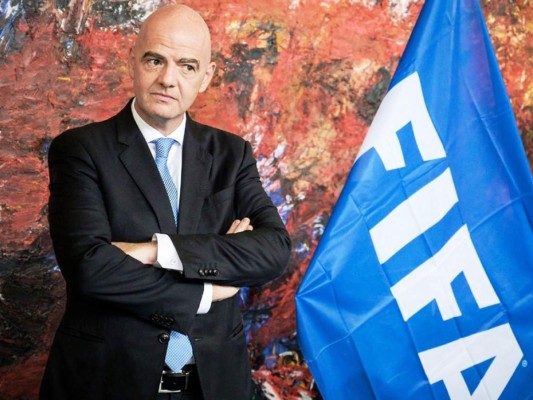 Conmebol pide al presidente de la FIFA que proteja al fútbol sudamericano