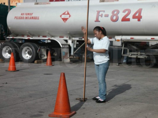 Demanda regional de petróleo en el 2016 crecería solo un dos por ciento