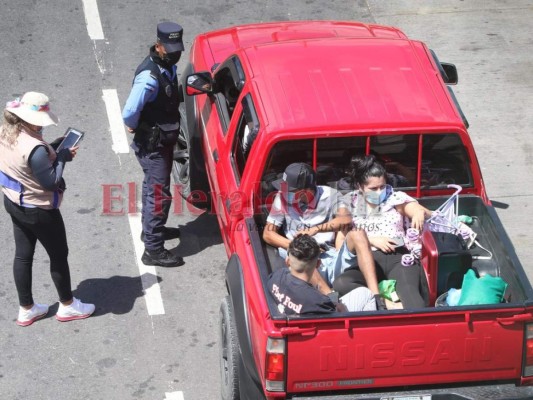 En fotos: capitalinos abandonan el Distrito Central por turistear en Feriado Morazánico  