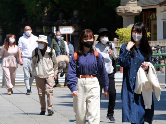Osaka, la zona más afectada por el último pico de contagios que comenzó en marzo, informó el miércoles 1,242 nuevos casos de covid-19, un nuevo récord para la prefectura y por arriba de los 843 de Tokio.