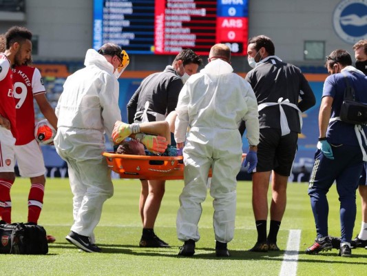VIDEO: La escalofriante lesión del arquero del Arsenal en la Premier League