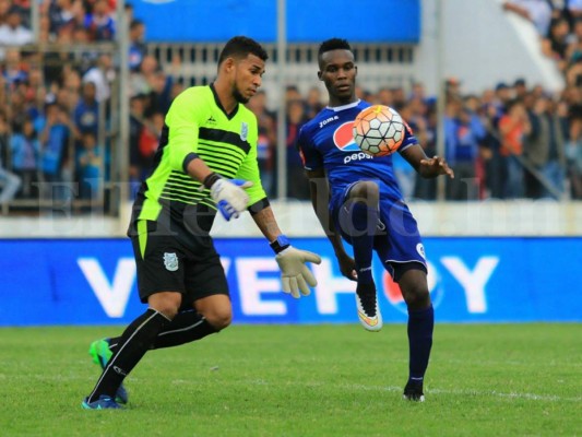 El portero panameño José Calderón estaría jugando en el ascenso de su país