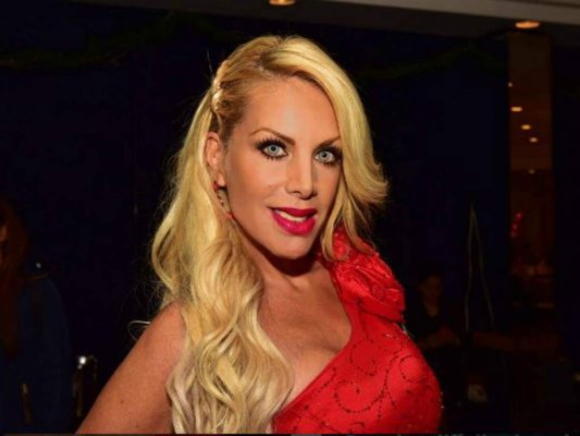 Lorena Herrera enojada con Wikipedia por mostrar su edad