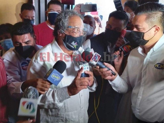 Con mascarillas y medidas de bioseguridad se desarrollan atípicas elecciones primarias (Fotos)