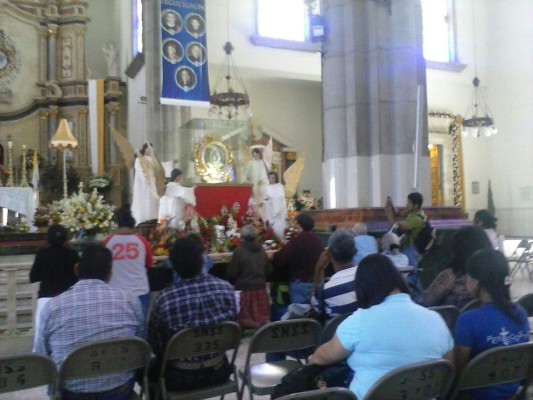 Ambiente de tranquilidad se vive en alrededores de Basílica de Suyapa