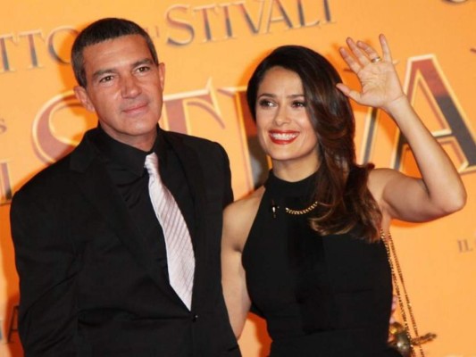 Antonio Banderas: Salma Hayek mantuvo silencio para 'protegernos' de Weinstein&nbsp;