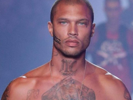 ¿El preso más guapo del mundo es infiel con una millonaria exnovia de Marc Anthony?