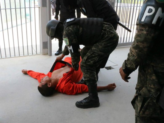 Hasta se desmayaron los reos al llegar a la cárcel El Pozo II