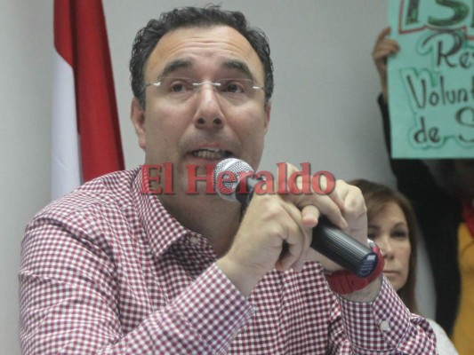 Luis Zelaya pide diálogo entre 'Mel' y Juan Orlando Hernández ante ola de protestas