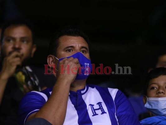 Bellas mujeres, estadio vacío y la pelea de Quioto: Lo que no viste del Honduras-Canadá
