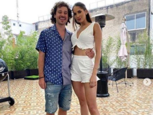 Con divertidos memes Luisito Comunica anuncia noviazgo con Arianny Tenorio
