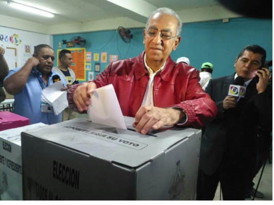 Carlos Roberto Flores: 'El país anhela de la unidad de la familia hondureña'
