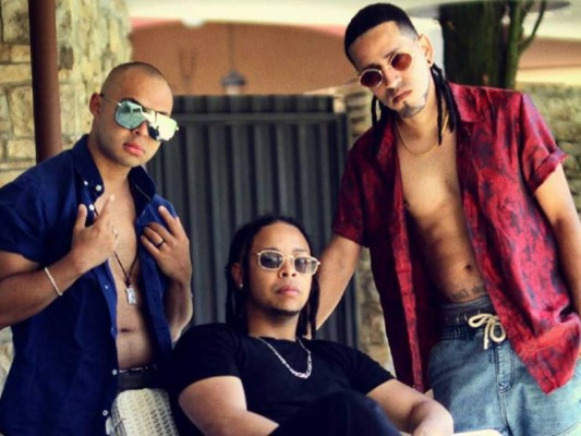 Tres hondureños refrescan el verano en Girona con Wainana, el tema musical que se apodera de tu cuerpo