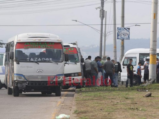 Paro de transporte público provoca enfrentamientos y caos en la capital (FOTOS)