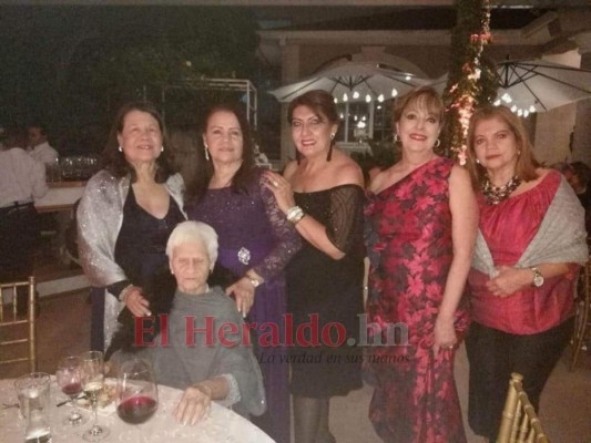 FOTOS: El covid-19 apagó en un segundo 103 años de vida y trayectoria