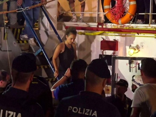 ¿Quién es Carola Rackete, la capitana del barco 'See Watch' detenida en Italia?&nbsp;&nbsp;