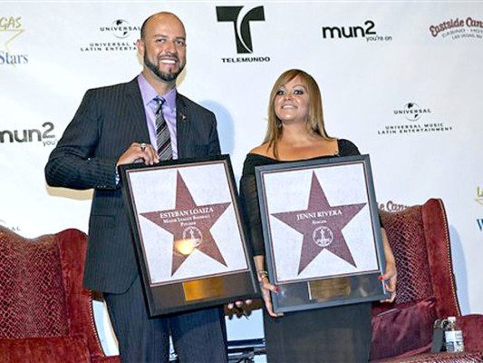 Jenni Rivera se divorcia de Esteban Loaiza