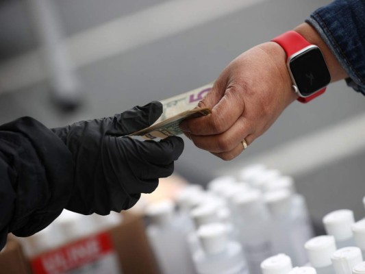 Covid-19 llegó a más de 150 países; el mundo ve rayo de esperanza en China