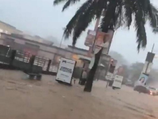 VIDEOS: Calles anegadas y ríos desbordados tras primeras horas de lluvia en litoral atlántico&nbsp; &nbsp;&nbsp;