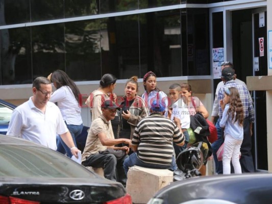 Entre dolor y resignación, familiares retiran cadáver de prestamista asesinado en Danlí