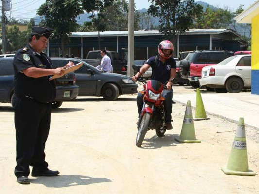 ¿Quieres sacar una licencia para moto? Este es el examen práctico