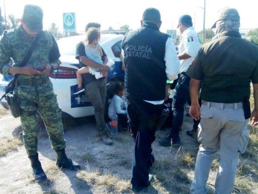 Rescatan a nueve migrantes hondureños cerca del río Bravo, en México