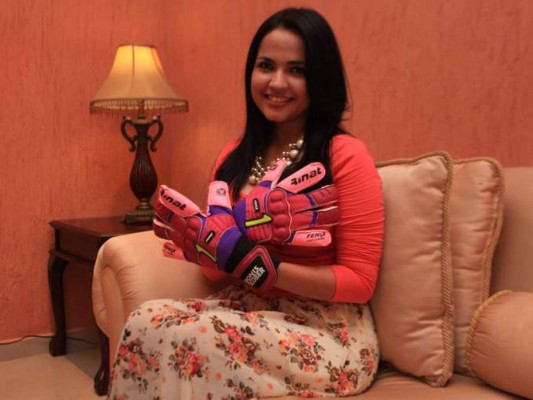 Otro versus: Las parejas de los jugadores mexicanos y hondureños