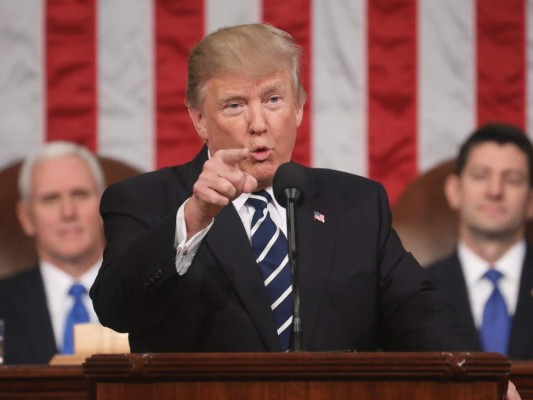 El FBI cuestiona un memorando que dice que espió la campaña de Trump &nbsp;&nbsp;