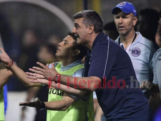 Ratifican sanción de tres partidos contra Diego Vázquez