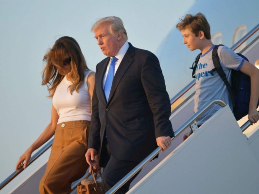 Familia completa: Melania Trump y su hijo Barron se mudan a la Casa Blanca